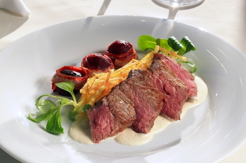 Steak z mladého býčka - Grand restaurant